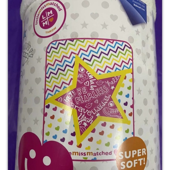 Little Miss Matched 'Be Fearless' Star Microfiber 46" x 60" Throw. - Picture 3 of 10